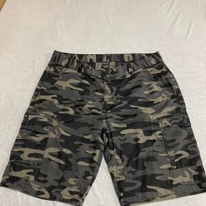Ring of fire Green camo cargo shorts with multiple pockets Men36. SKU206